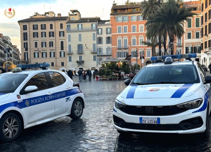 Rubano monetine dalle fontane, denunciati due uomini