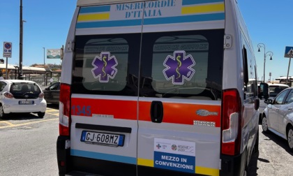 Muore in spiaggia mentre fa il bagno