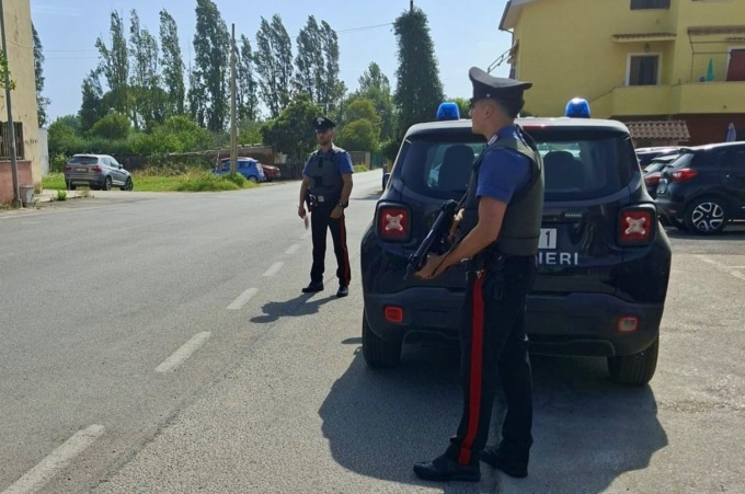 Sorpresi a trasportare illecitamente rifiuti, due denunciati