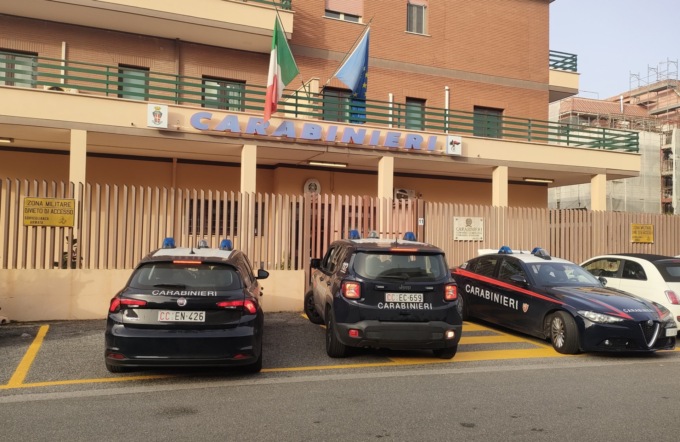 Revenge porn e maltrattamenti, due arresti