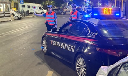 Sorpresi a consumare un rapporto sessuale nel parco, denunciati