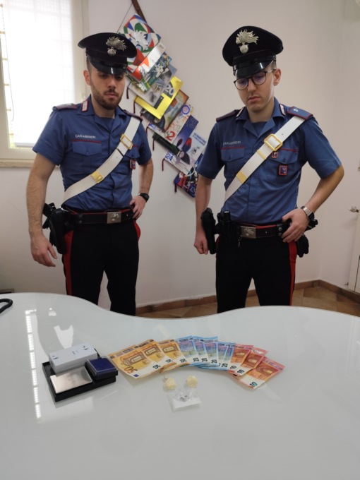 Arrestato pusher 43enne, in casa ai domiciliari