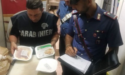Cibi scaduti e non tracciabili, 8mila euro di multe e sequestri al Corviale