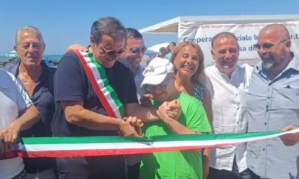 Inaugurata sul lungomare la spiaggia inclusiva
