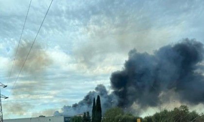 Incendi, il Comune chiede l’intervento dell'Arpa per il monitoraggio dell’aria