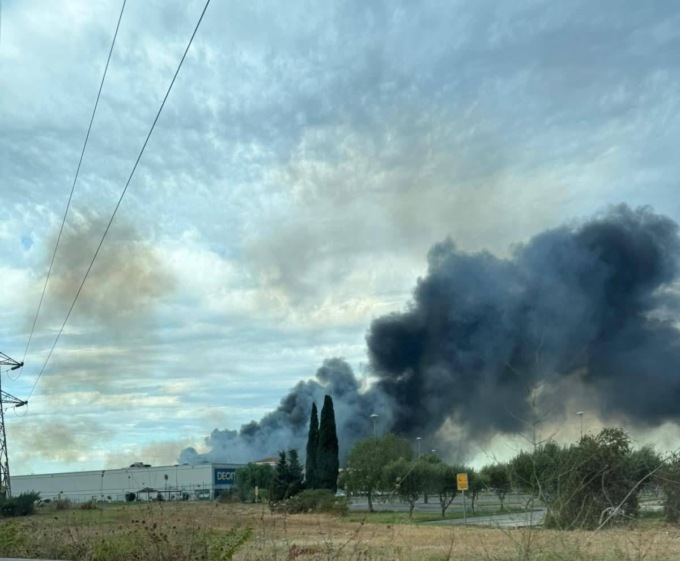 Incendi, il Comune chiede l’intervento dell’Arpa per il monitoraggio dell’aria