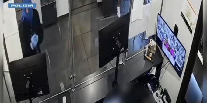 San Giovanni, quattro rapine in serie: arrestato. Le immagini