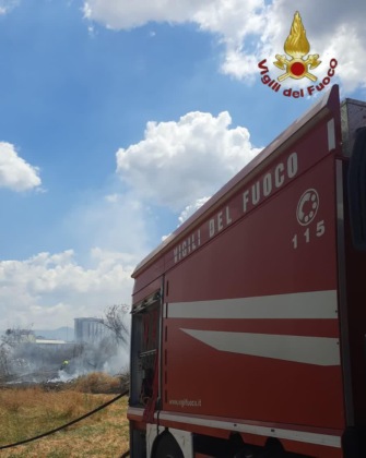 Pullman Atral andato a fuoco nel piazzale Terminal