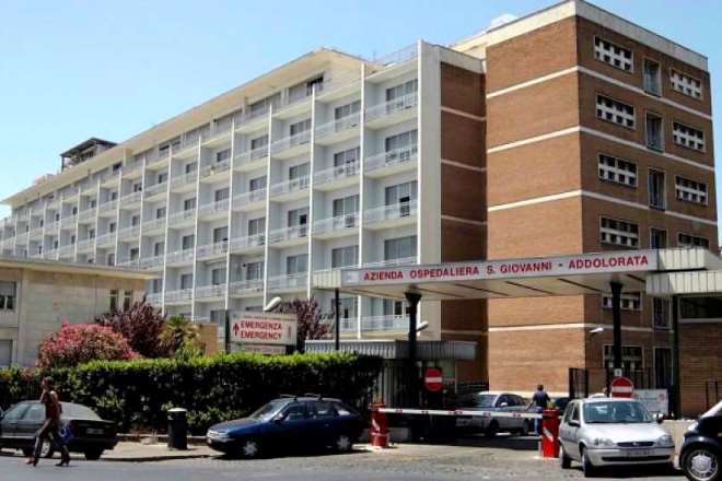 Uomo picchiato a morte in strada, fermato dalla Polizia un uomo