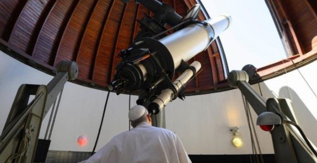 Nell’anniversario dell’allunaggio, il Papa visita la Specola Vaticana