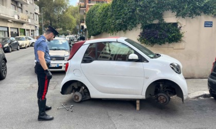 Arrestato dai Carabinieri ladro di gomme di Smart
