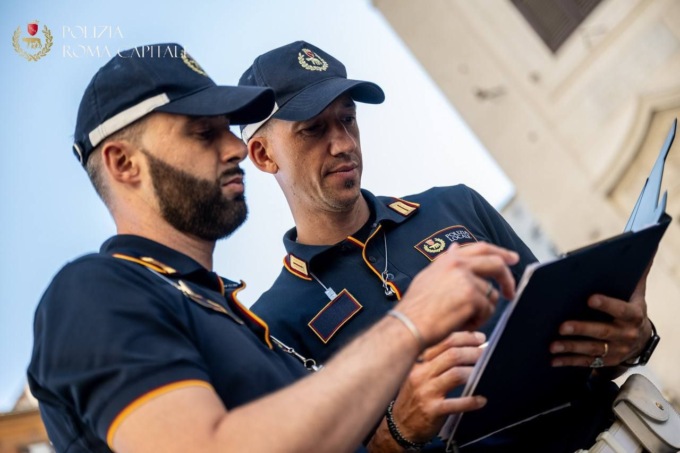 Patente falsa con la complicità di medico e agenzia, tre denunce