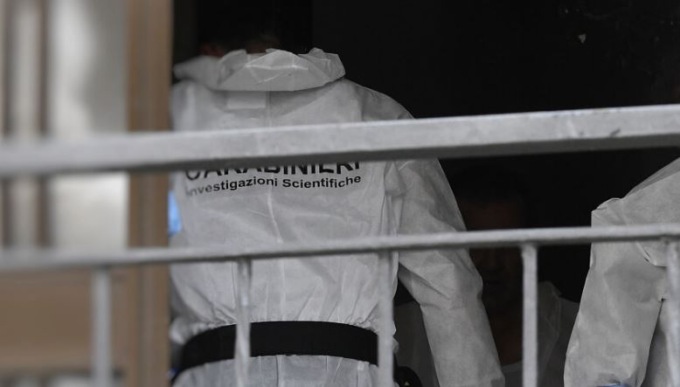 Spari contro un palazzo, ferita una ragazza di 19 anni