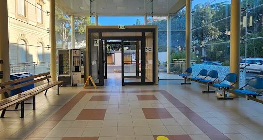 Anziano salvato dopo attacco cardiaco, decisiva la tenacia dei sanitari