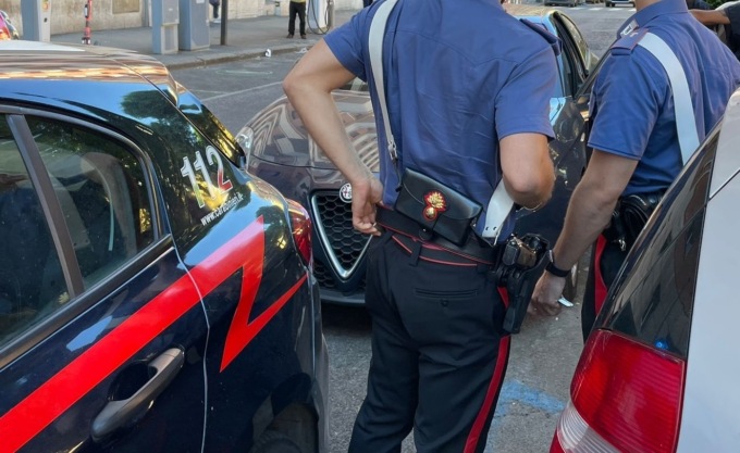 Tenta di rubare una collana in oro a un coetaneo, arrestato