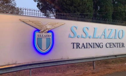 Lazio in ritiro. Test atletici e visite mediche. Nuovo look per Formello