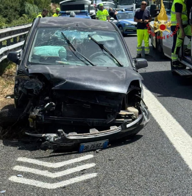 Incidente sull’autostrade del Sole, due feriti in codice giallo