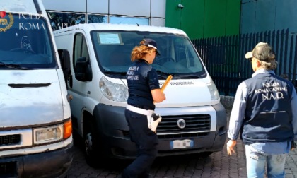 Smaltimento illecito di rifiuti: sequestrati 4 autocarri, 3 denunciati
