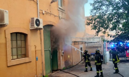 Incendio questa mattina in un locale Atac
