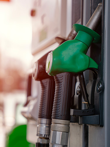 Scoperti 2.000 litri di gasolio “allungato”: denunciato il titolare del distributore