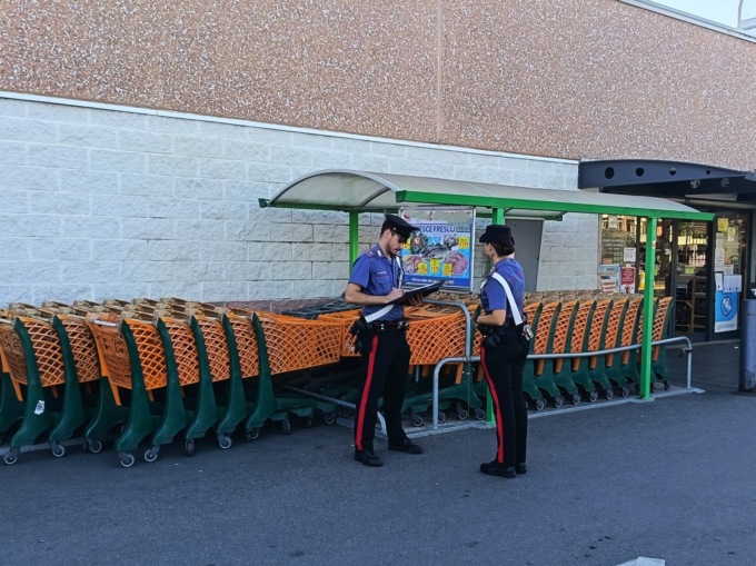 Spendita di banconote false, arrestati