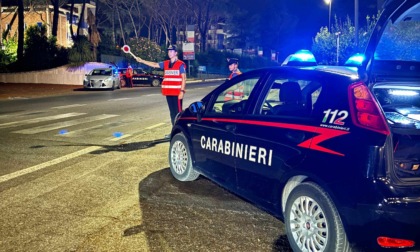 Ubriaco al volante aggredisce verbalmente i carabinieri: denunciato 32enne