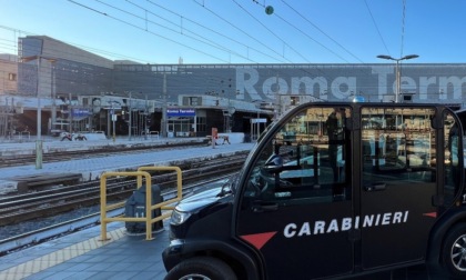 Si addormenta in stazione e viene rapinato e picchiato: arrestato 43enne