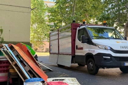 Follia in strada: due aggressioni a operatori AMA in poche ore. Fermato l’influencer “Il Brasiliano”