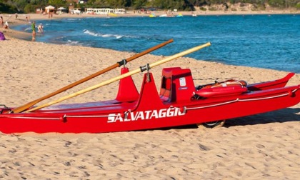 Bagnino salva turista davanti alla 'Spiaggia per Tutti'