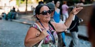 Guida turistica muore durante il servizio al Colosseo
