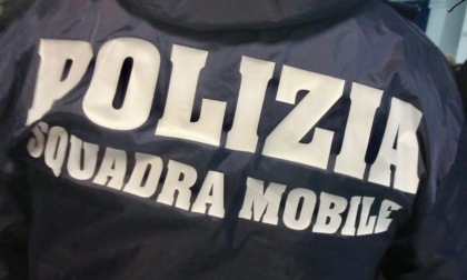 Viola divieto di avvicinamento, minaccia l’ex e dà fuoco all’appartamento