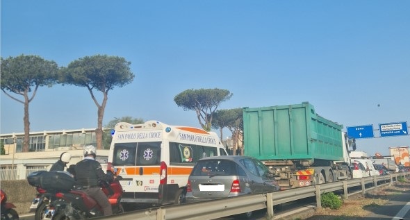 Incidente sulla Pontina e scontro sul GRA, circolazione in tilt
