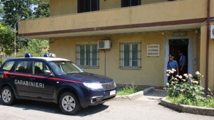 Rapina e violenta una 80enne, arrestato