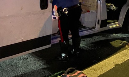Rubavano ai distributori di carburante, arrestati