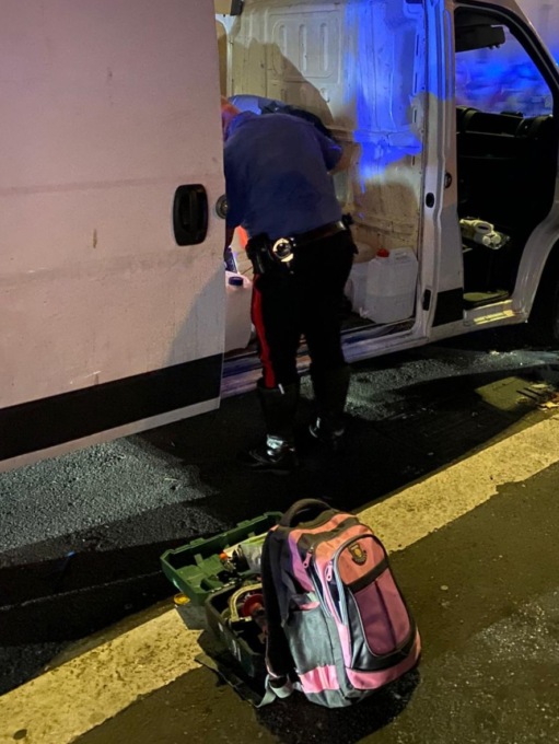 Rubavano ai distributori di carburante, arrestati