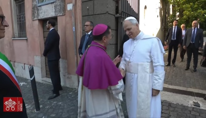 Domani il Papa pranzerà con i poveri