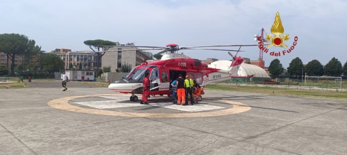 Pescatore infortunato, salvato dall’elicottero Drago 162