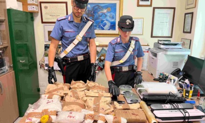 La droga per "Ferragosto", famiglia in manette