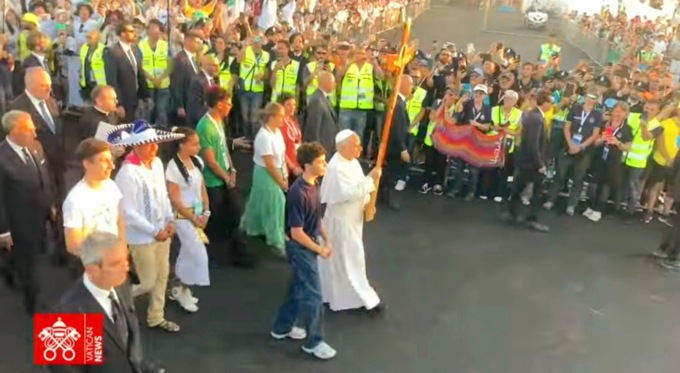 Giubileo, un milione di giovani a Tor Vergata per il Papa