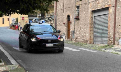 Rompe il braccialetto elettronico e chiede di andare in carcere, arrestato