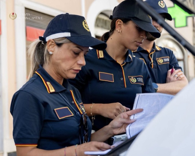Chiosco e minimarket con un quintale di cibi scaduti, sanzioni per 15mila euro
