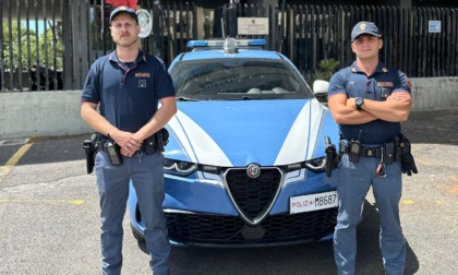 Scavalca un balcone posto al sesto piano, agente salva la vita ad un uomo