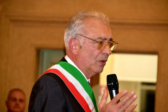 Scritte contro Israele e il popolo ebraico. Il sindaco: “Gesto vile, le rimuoveremo”