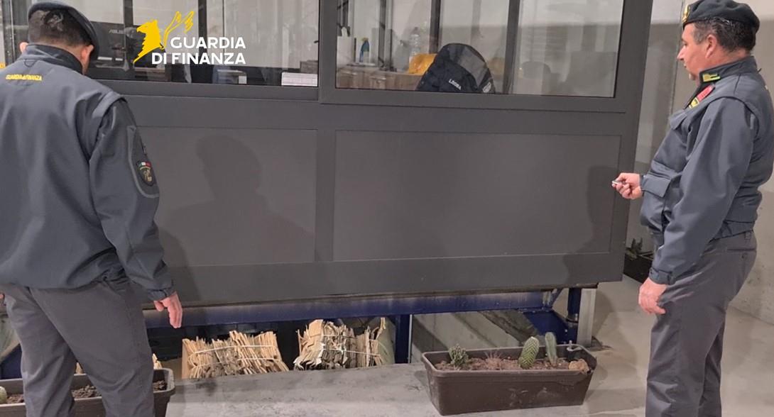 Scoperta fabbrica clandestina di sigarette in un bunker: maxi sequestro da record