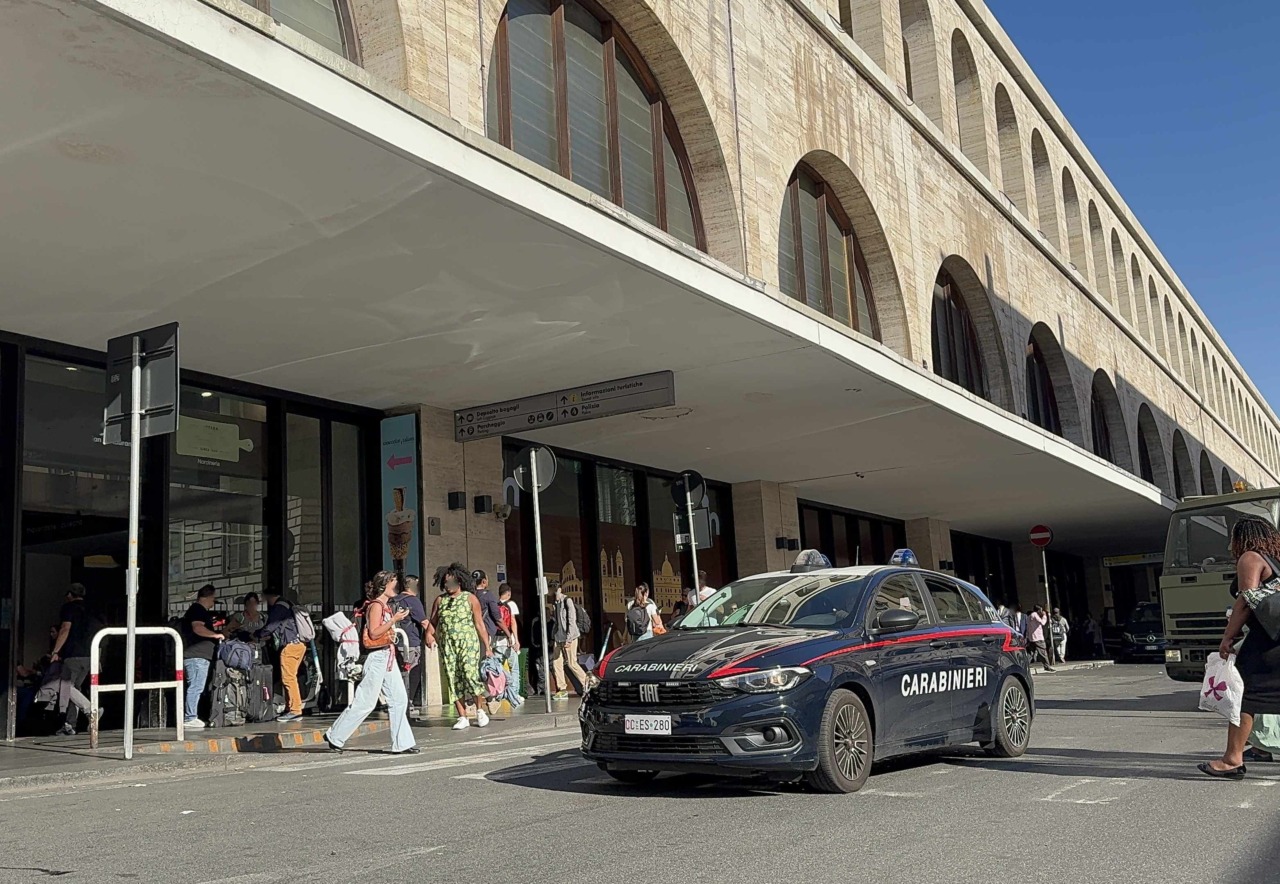 Illegalità e degrado, i controlli alla stazione Termini