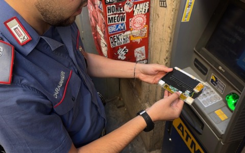 Ladro di codici al bancomat arrestato dai Carabinieri