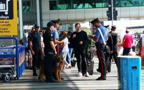 Aeroporto, sanzionati 7 autisti e 4 tassisti