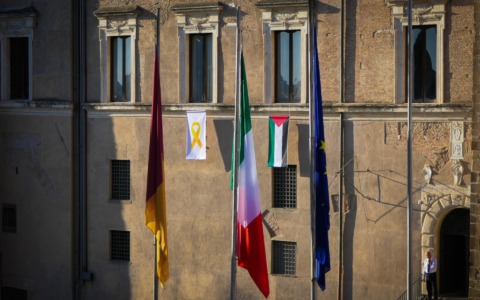 Esposta in Campidoglio la bandiera della Palestina