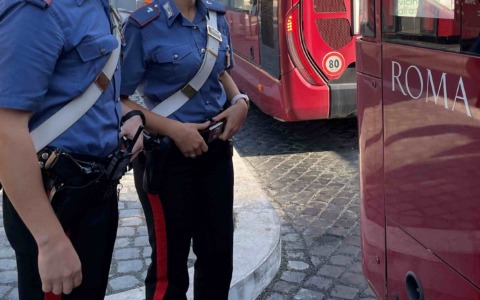 Stretta contro i borseggiatori, controlli sui mezzi pubblici