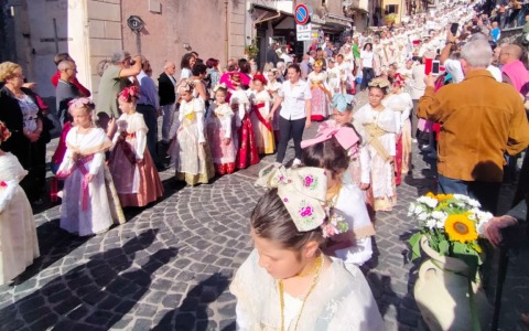 La sfilata delle Vunnelle e dei Butteri